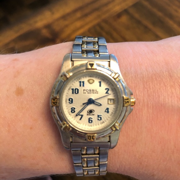 Ladies Fossil watch stainless steel and gold - Picture 5 of 6